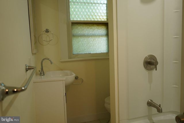 140 S KESWICK AVE, Glenside, PA 19038