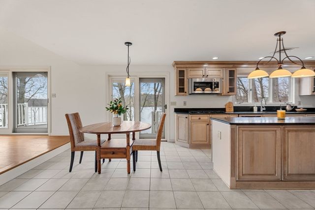 16 Merrimack River Rd, Groveland, MA 01834