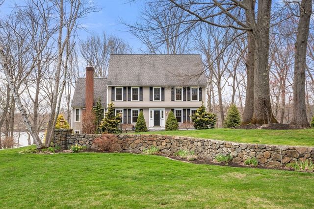 16 Merrimack River Rd, Groveland, MA 01834