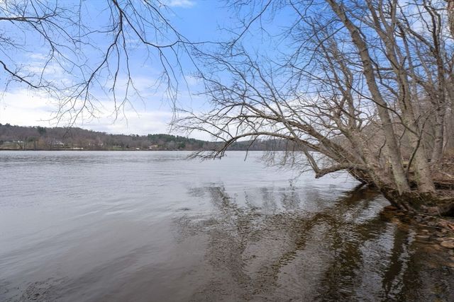 16 Merrimack River Rd, Groveland, MA 01834