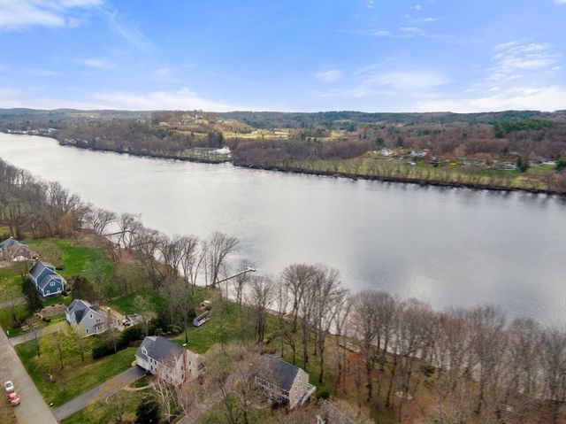 16 Merrimack River Rd, Groveland, MA 01834
