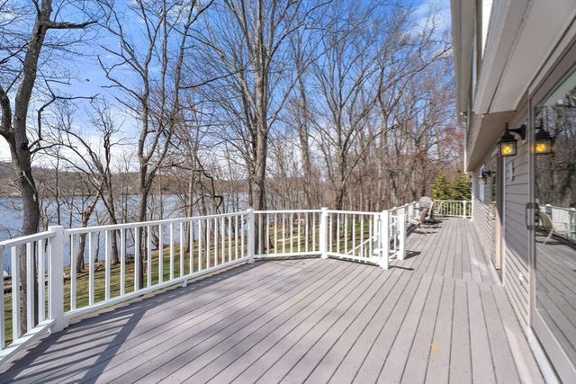 16 Merrimack River Rd, Groveland, MA 01834