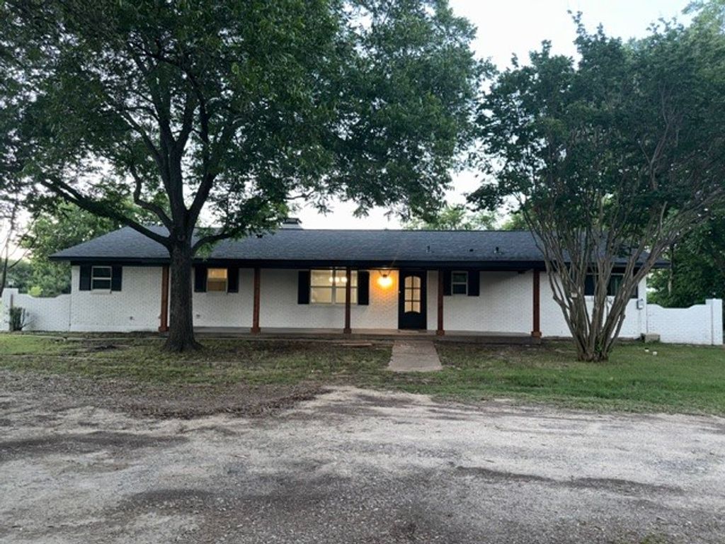 324 County Road 904, Joshua, TX 76058