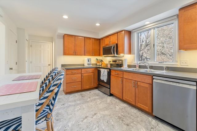 98 Hargraves Drive, Portsmouth, RI 02871