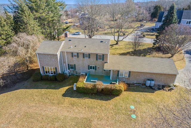 98 Hargraves Drive, Portsmouth, RI 02871