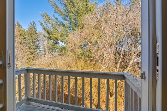98 Hargraves Drive, Portsmouth, RI 02871