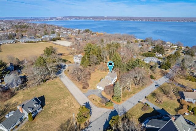 98 Hargraves Drive, Portsmouth, RI 02871