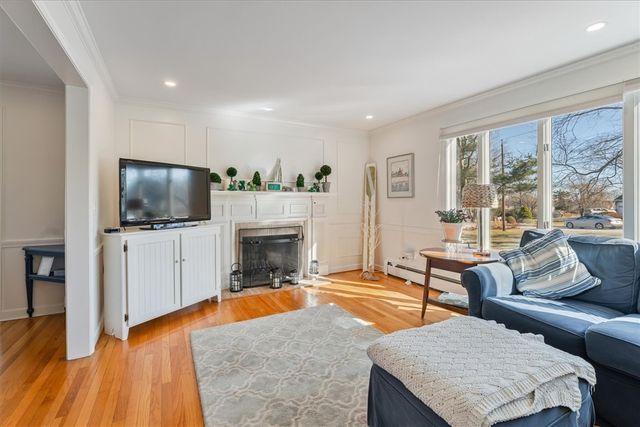 98 Hargraves Drive, Portsmouth, RI 02871