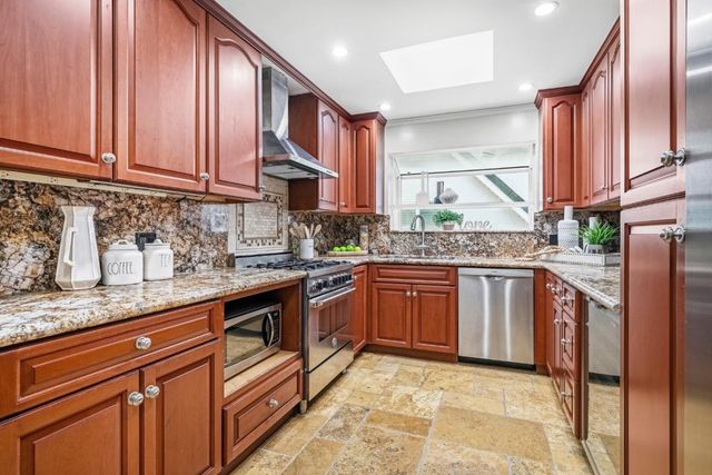 3202 E Laurel Creek Road, Belmont, CA 94002