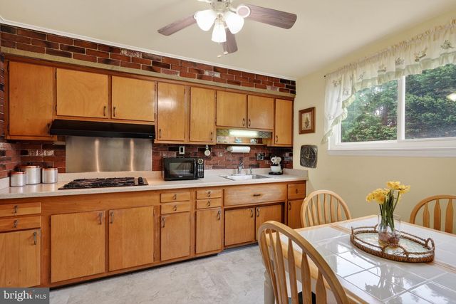 366 CLEVELAND AVE, West Berlin, NJ 08091
