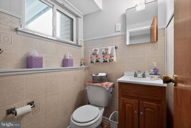 366 CLEVELAND AVE, West Berlin, NJ 08091
