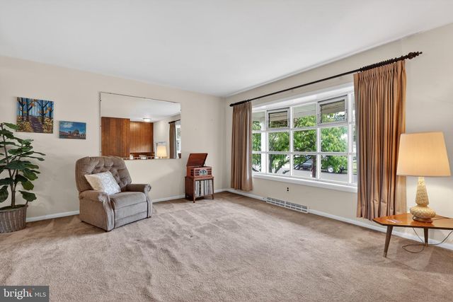 366 CLEVELAND AVE, West Berlin, NJ 08091