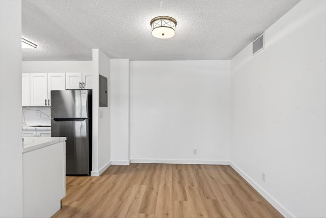 2555 NE 11th Street Street NE 202, Fort Lauderdale, FL 33304