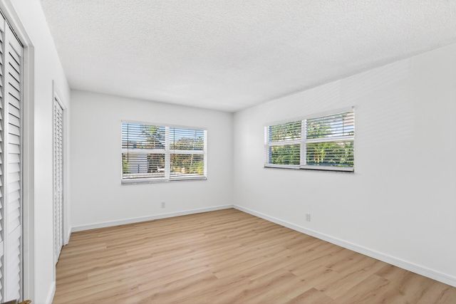 2555 NE 11th Street Street NE 202, Fort Lauderdale, FL 33304