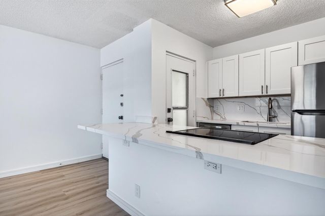 2555 NE 11th Street Street NE 202, Fort Lauderdale, FL 33304