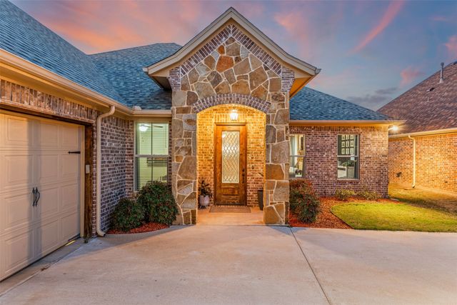 311 Paddle Boat Drive, Granbury, TX 76049