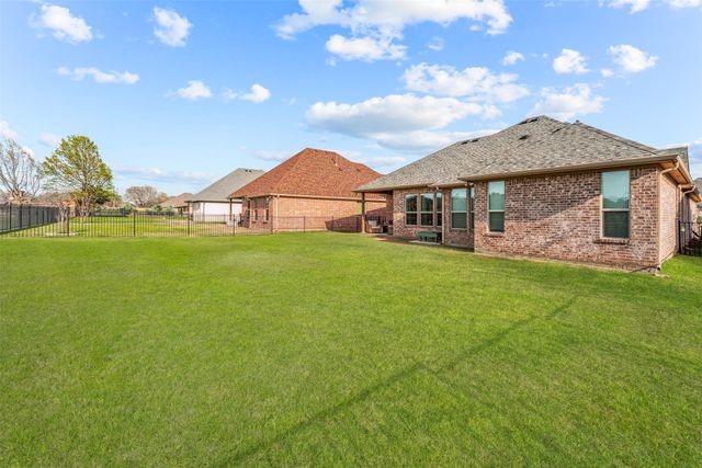 311 Paddle Boat Drive, Granbury, TX 76049