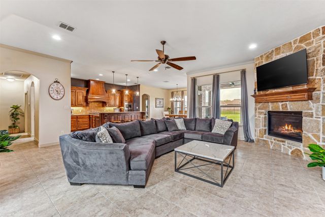 311 Paddle Boat Drive, Granbury, TX 76049