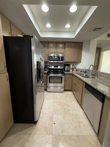 680 Camino De La Reina 2201, San Diego, CA 92108