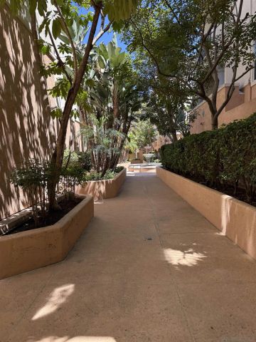 680 Camino De La Reina 2201, San Diego, CA 92108