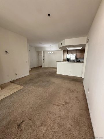 680 Camino De La Reina 2201, San Diego, CA 92108