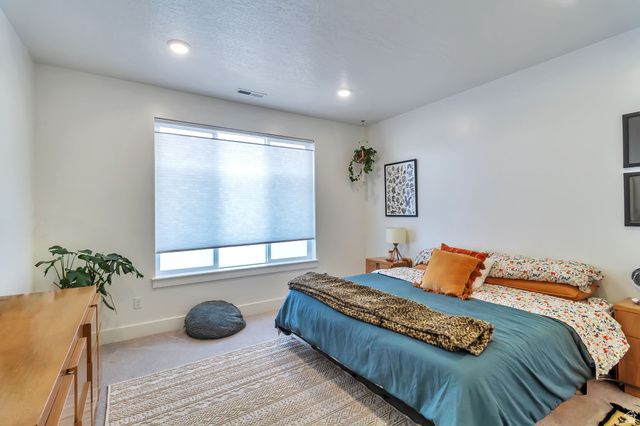 5417 W 3850 S, Hooper, UT 84315