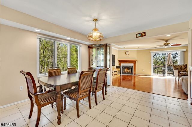 11 Edgefield Dr, Parsippany-troy Hills Twp., NJ 07950