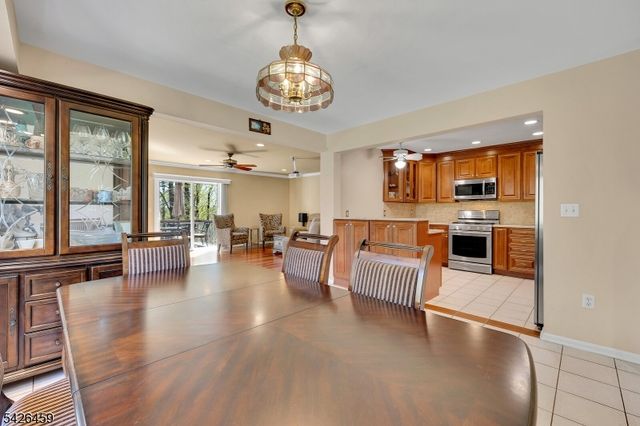 11 Edgefield Dr, Parsippany-troy Hills Twp., NJ 07950