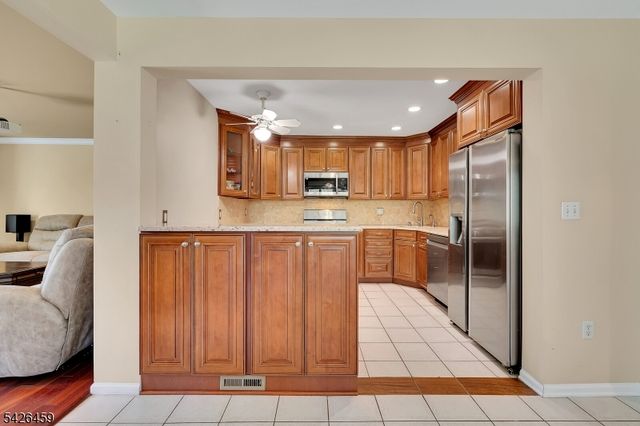 11 Edgefield Dr, Parsippany-troy Hills Twp., NJ 07950