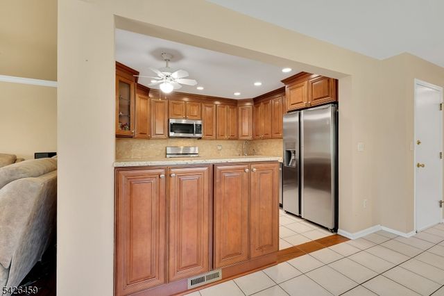 11 Edgefield Dr, Parsippany-troy Hills Twp., NJ 07950