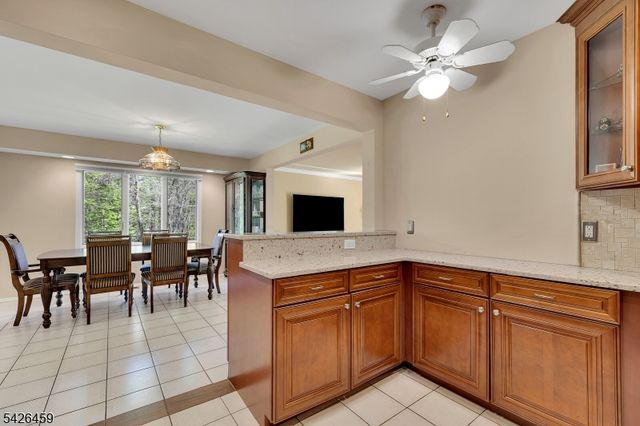 11 Edgefield Dr, Parsippany-troy Hills Twp., NJ 07950