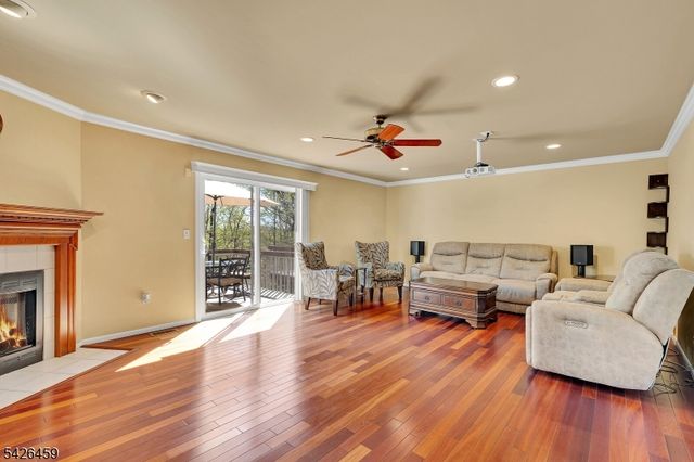 11 Edgefield Dr, Parsippany-troy Hills Twp., NJ 07950
