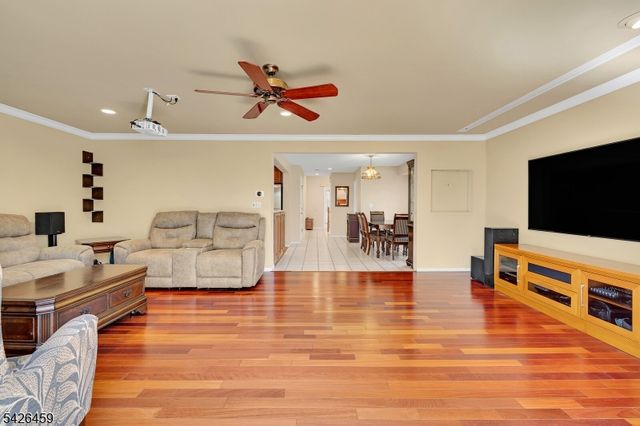 11 Edgefield Dr, Parsippany-troy Hills Twp., NJ 07950