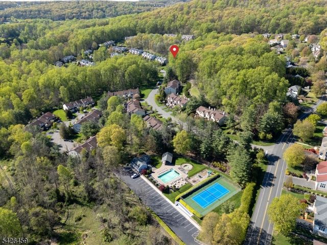 11 Edgefield Dr, Parsippany-troy Hills Twp., NJ 07950