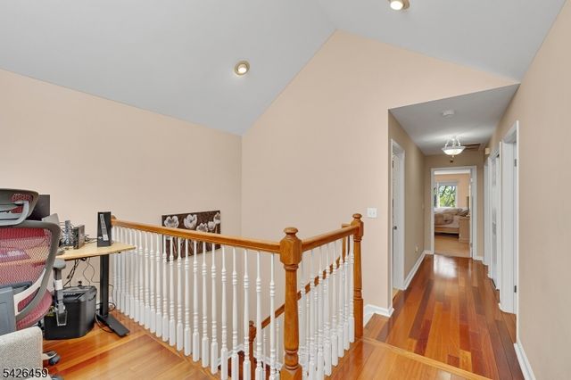 11 Edgefield Dr, Parsippany-troy Hills Twp., NJ 07950