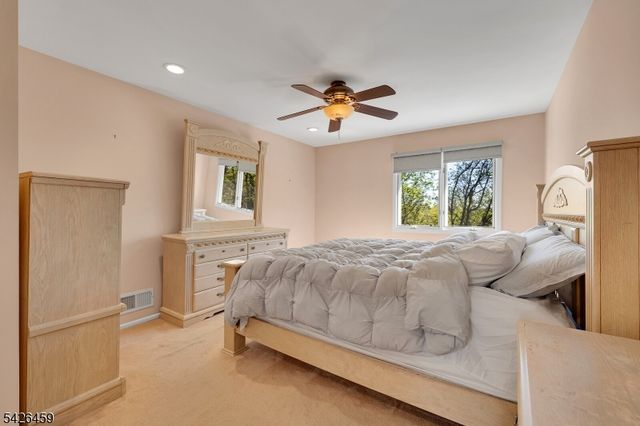 11 Edgefield Dr, Parsippany-troy Hills Twp., NJ 07950