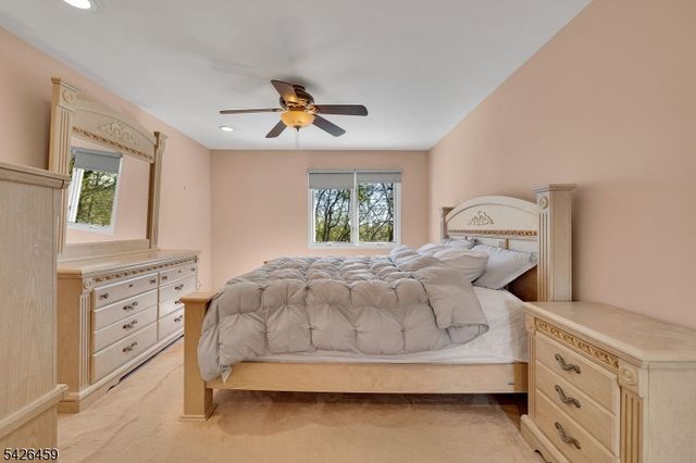 11 Edgefield Dr, Parsippany-troy Hills Twp., NJ 07950