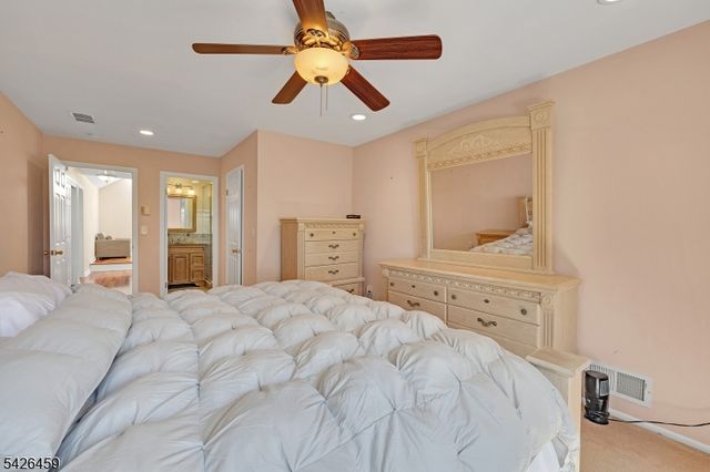 11 Edgefield Dr, Parsippany-troy Hills Twp., NJ 07950