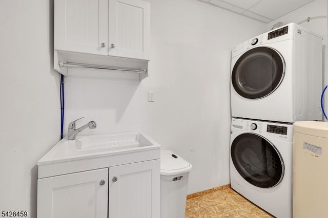 11 Edgefield Dr, Parsippany-troy Hills Twp., NJ 07950