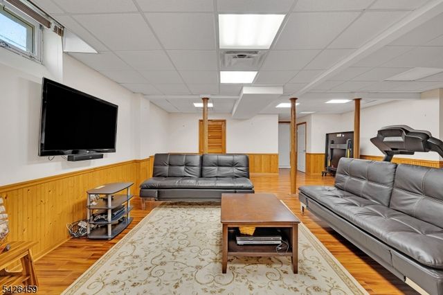 11 Edgefield Dr, Parsippany-troy Hills Twp., NJ 07950