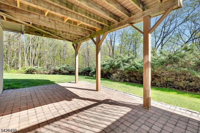 11 Edgefield Dr, Parsippany-troy Hills Twp., NJ 07950