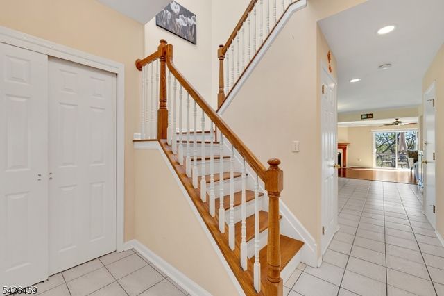 11 Edgefield Dr, Parsippany-troy Hills Twp., NJ 07950