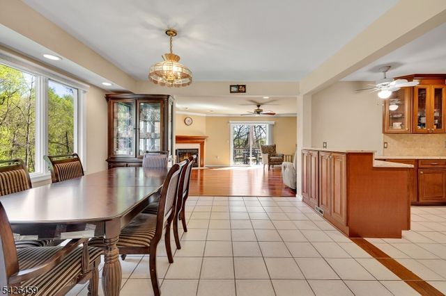 11 Edgefield Dr, Parsippany-troy Hills Twp., NJ 07950