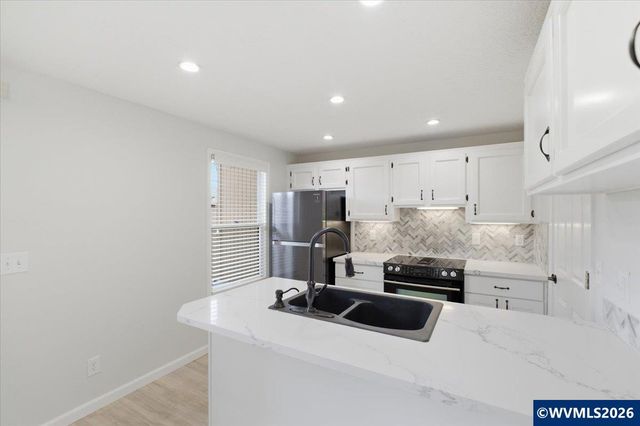 6269 Fairway Av SE, Salem, OR 97306