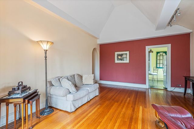 150 Burns St Apt 6H, New York City, NY 11375