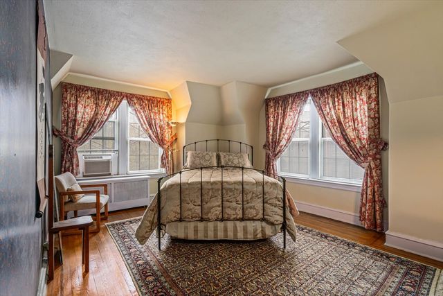 150 Burns St Apt 6H, New York City, NY 11375