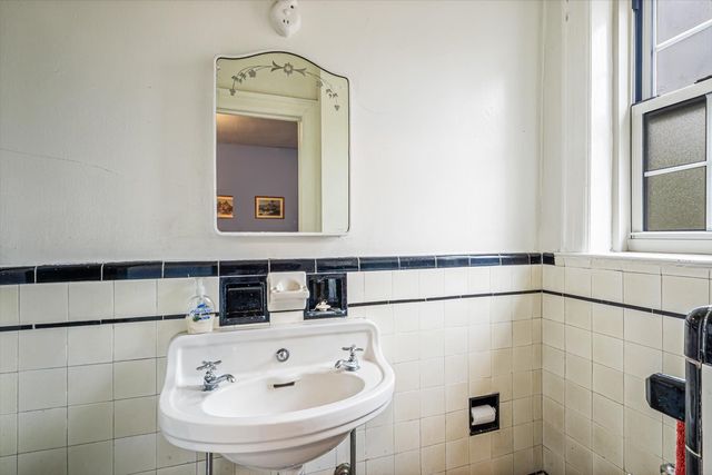 150 Burns St Apt 6H, New York City, NY 11375