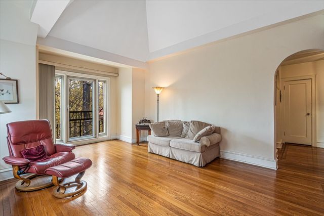 150 Burns St Apt 6H, New York City, NY 11375