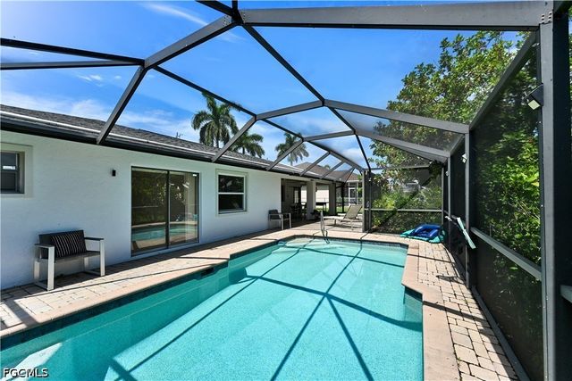 905 SW 52nd ST, Cape Coral, FL 33914