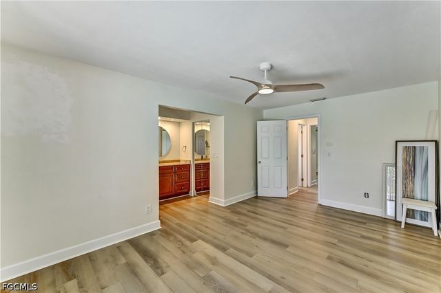 905 SW 52nd ST, Cape Coral, FL 33914